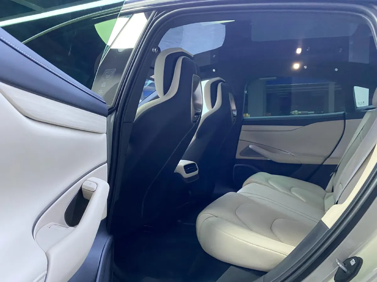 2024 MI SU7 BEV 73.6KWH,autocango,china used car exporter,china ev exporter,chinese used car exporter,chinese used ev exporter