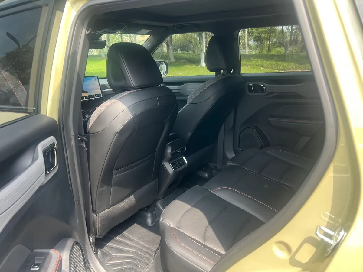 2025 Geely Cowboy 1.5T 181HP L4 7DCT,autocango,china used car exporter,china ev exporter,chinese used car exporter,chinese used ev exporter