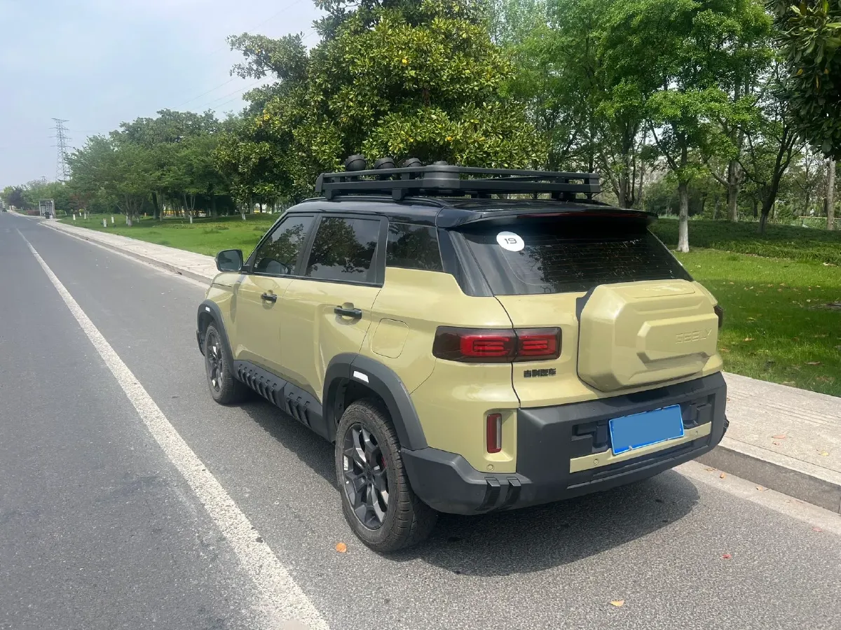 2025 Geely Cowboy 1.5T 181HP L4 7DCT,autocango,china used car exporter,china ev exporter,chinese used car exporter,chinese used ev exporter