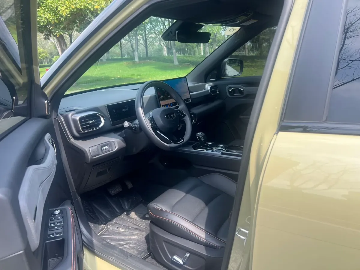 2025 Geely Cowboy 1.5T 181HP L4 7DCT,autocango,china used car exporter,china ev exporter,chinese used car exporter,chinese used ev exporter