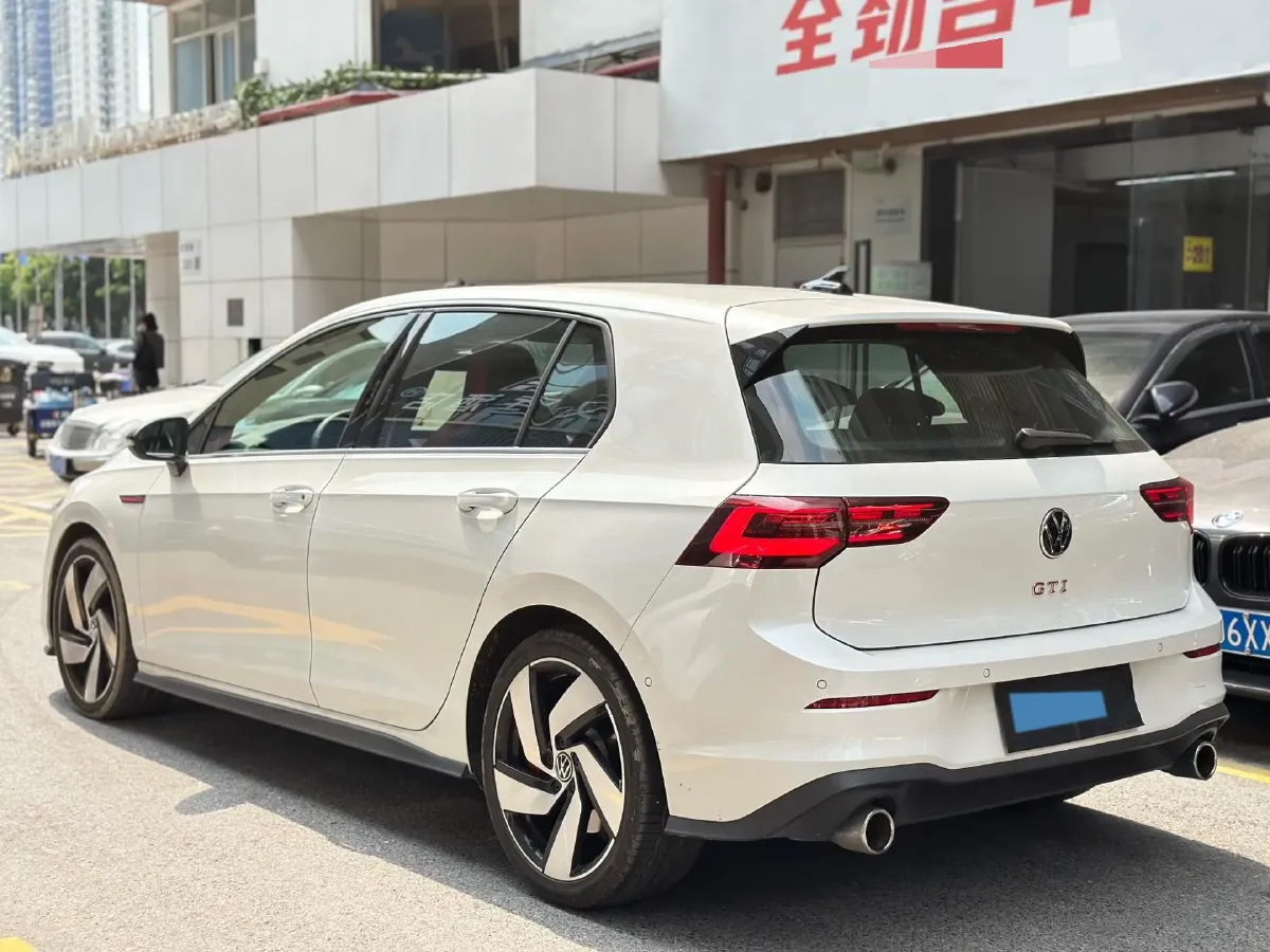 2021 Volkswagen GolfGTI 2.0T 220HP L4 7DCT,autocango,china used car exporter,china ev exporter,chinese used car exporter,chinese used ev exporter
