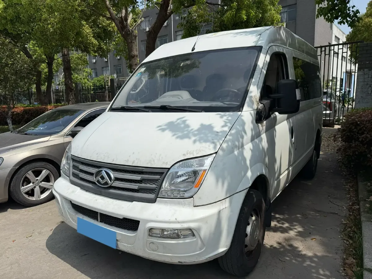2021 MAXUS XinTu V80 2.0T 139HP L4 6MT,autocango,china used car exporter,china ev exporter,chinese used car exporter,chinese used ev exporter