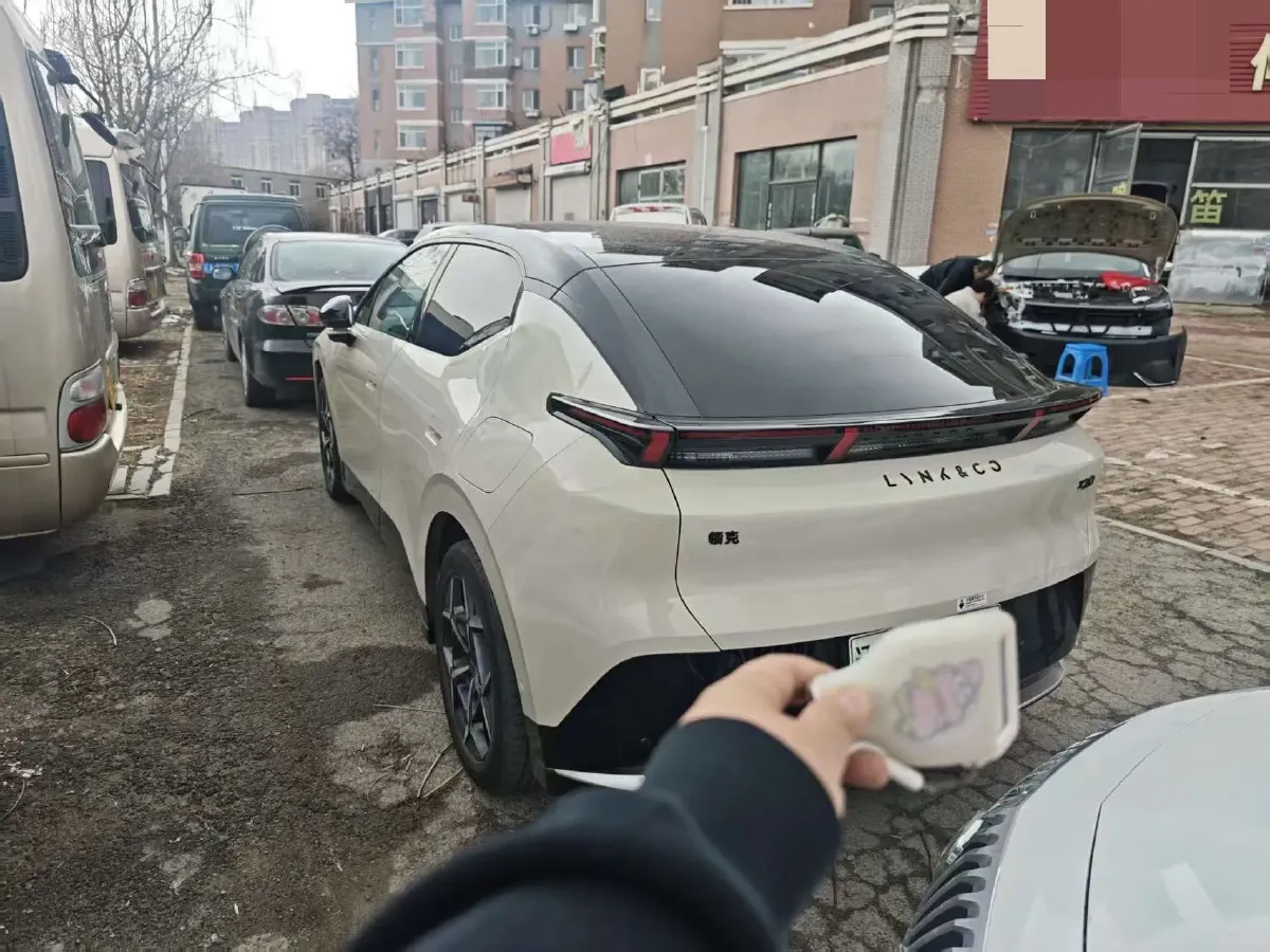 2025 Jetour Freeman 1.5T 184HP L4 7DCT,autocango,china used car exporter,china ev exporter,chinese used car exporter,chinese used ev exporter