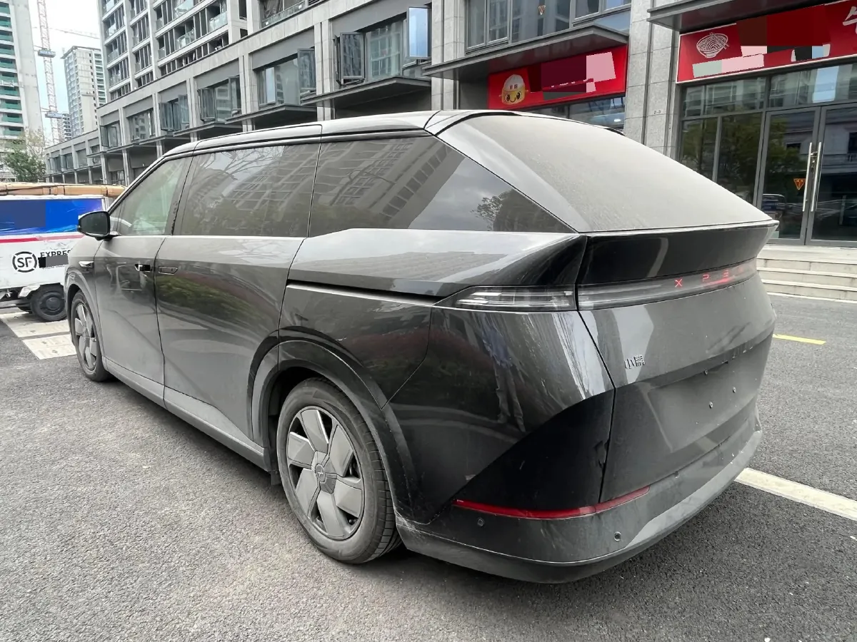 2025 Xpeng X9 BEV,autocango,china used car exporter,china ev exporter,chinese used car exporter,chinese used ev exporter