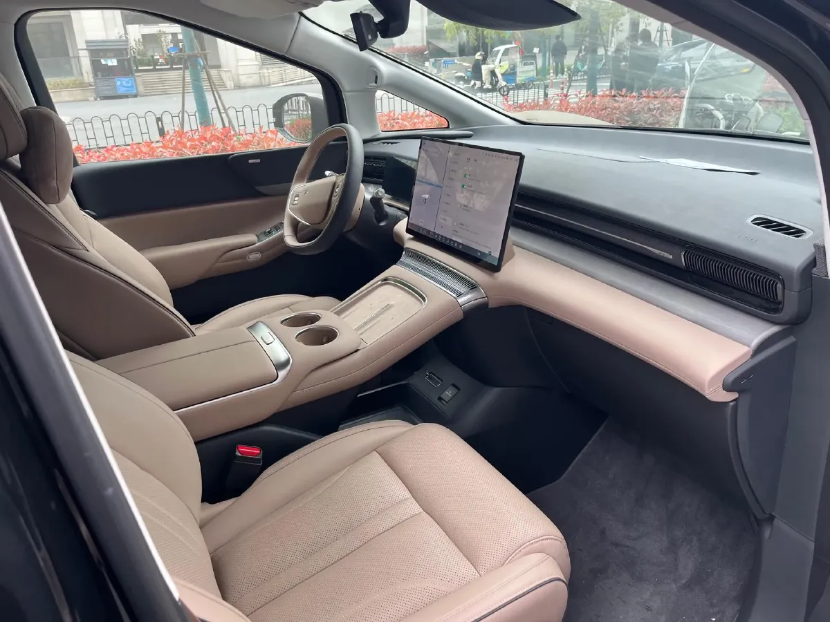 2025 Xpeng X9 BEV,autocango,china used car exporter,china ev exporter,chinese used car exporter,chinese used ev exporter