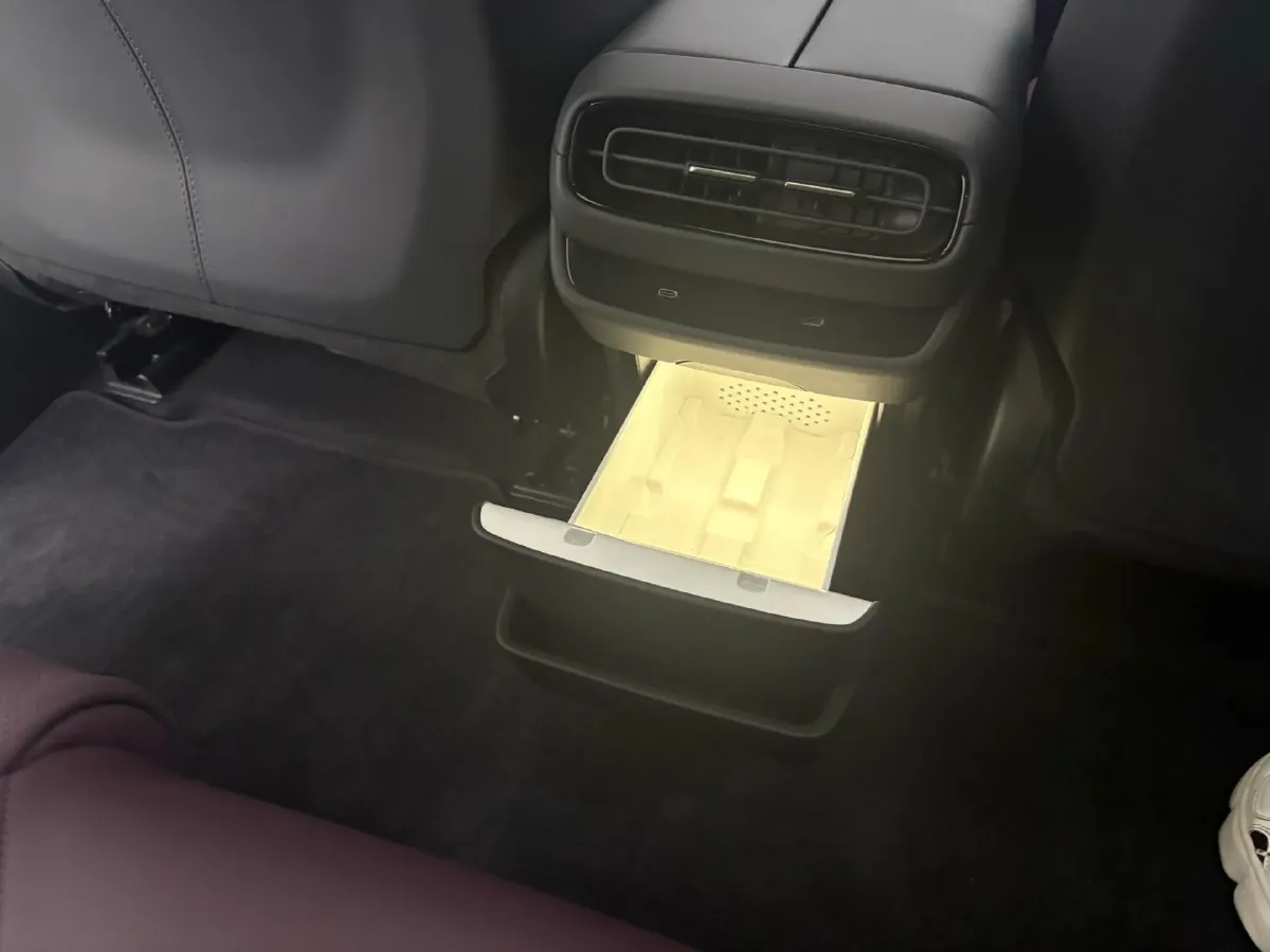 2024 MI SU7 BEV 73.6KWH,autocango,china used car exporter,china ev exporter,chinese used car exporter,chinese used ev exporter