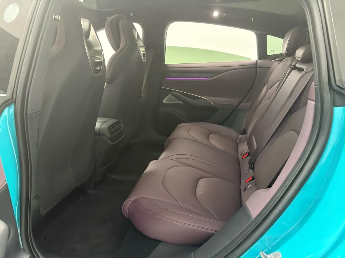 2024 MI SU7 BEV 73.6KWH,autocango,china used car exporter,china ev exporter,chinese used car exporter,chinese used ev exporter