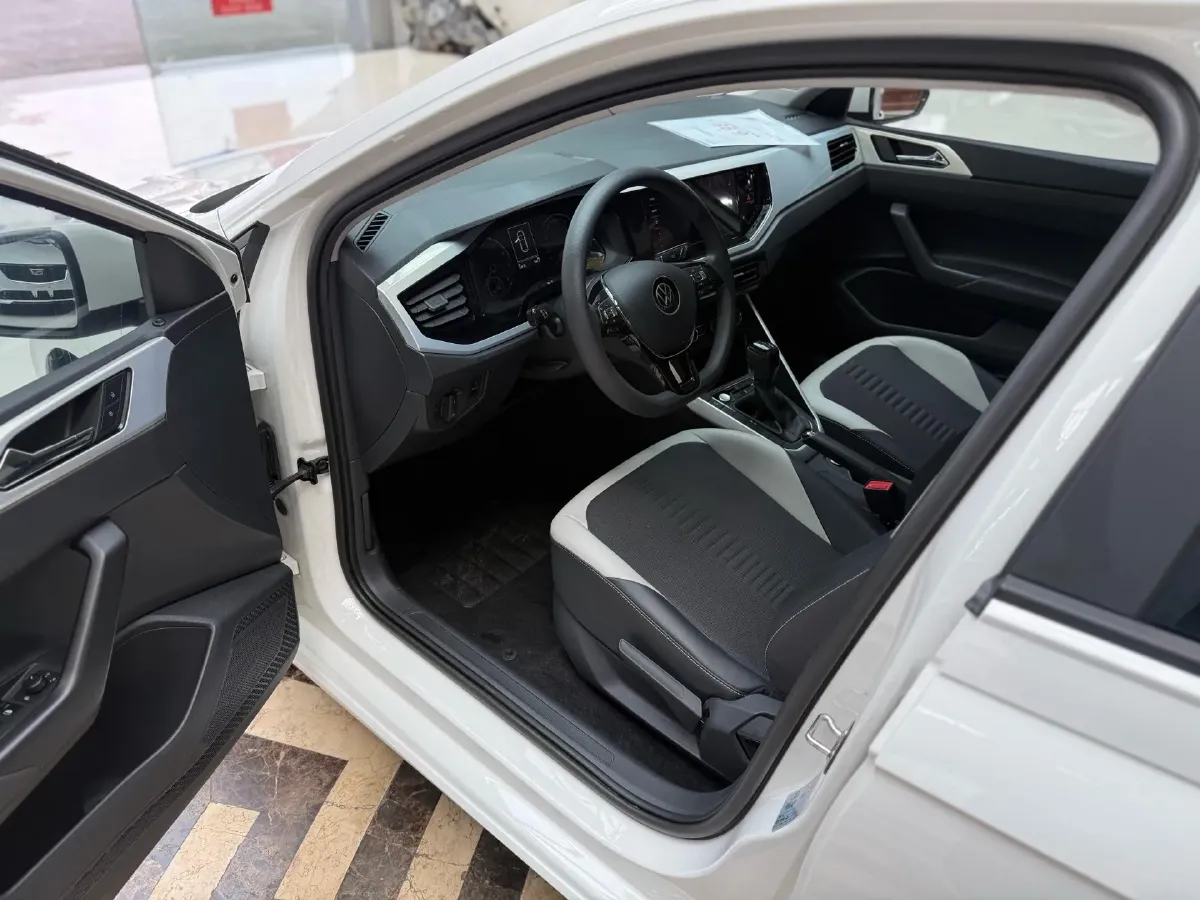 2023 Volkswagen Polo 1.5L 113HP L4 6AT,autocango,china used car exporter,china ev exporter,chinese used car exporter,chinese used ev exporter