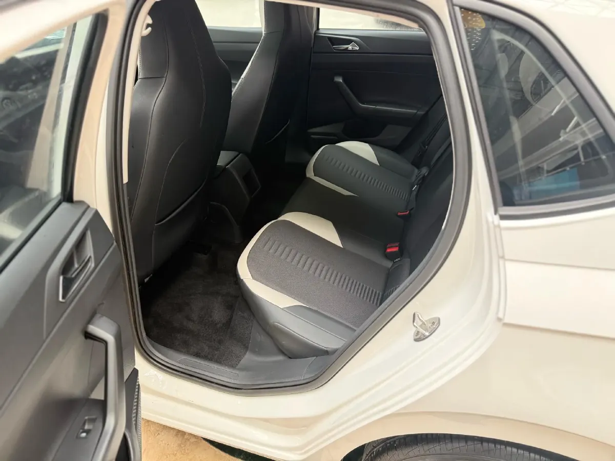 2023 Volkswagen Polo 1.5L 113HP L4 6AT,autocango,china used car exporter,china ev exporter,chinese used car exporter,chinese used ev exporter