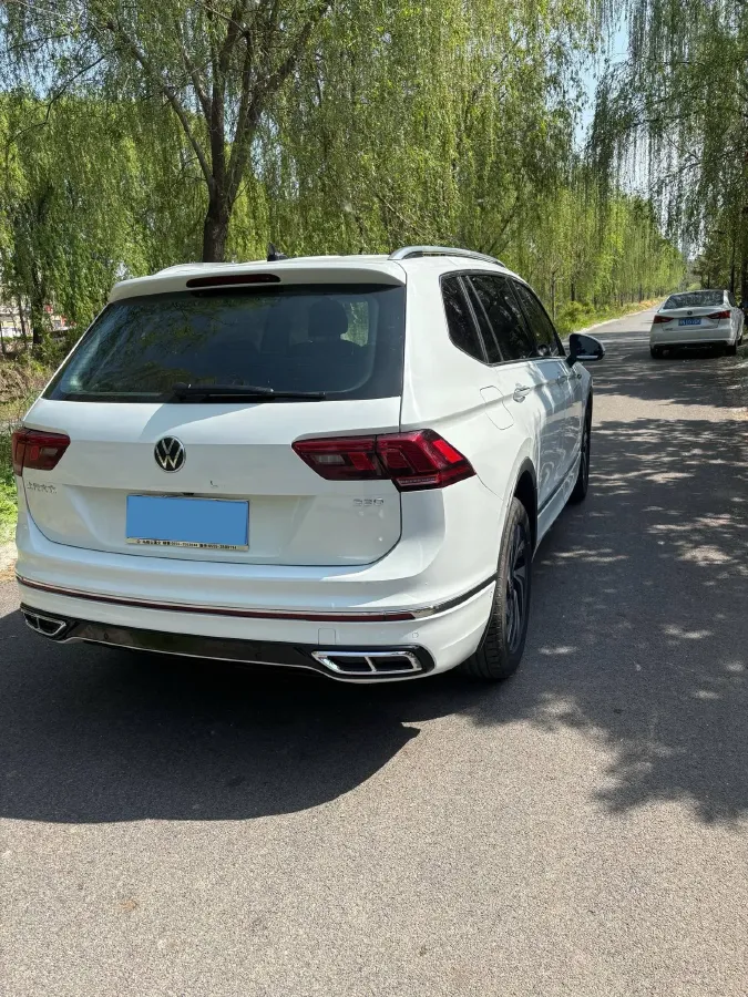 2024 Volkswagen Tiguan L 2.0T 186HP L4 7DCT,autocango,china used car exporter,china ev exporter,chinese used car exporter,chinese used ev exporter