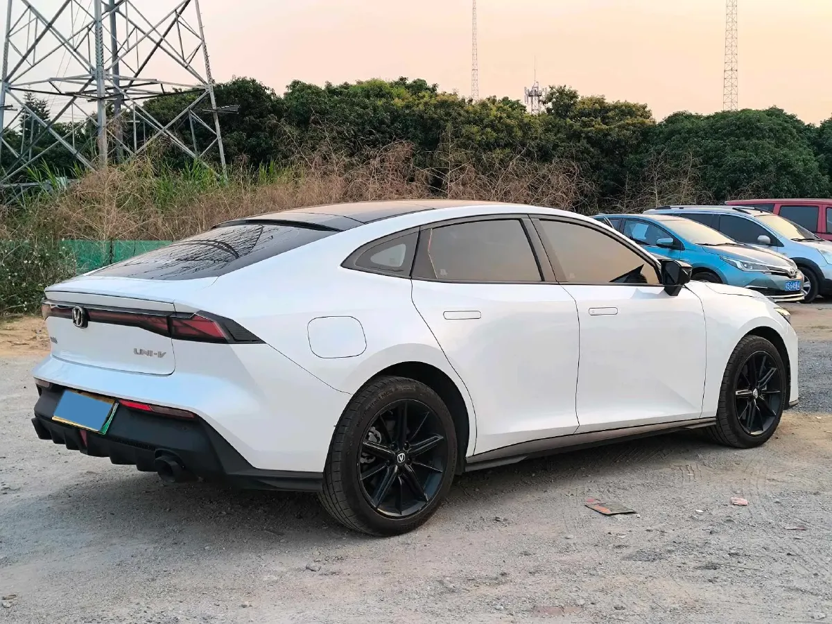 2023 ChangAn UNI-V iDD 1.5T 170HP L4 6TCT PHEV 18.4KWH,autocango,china used car exporter,china ev exporter,chinese used car exporter,chinese used ev exporter