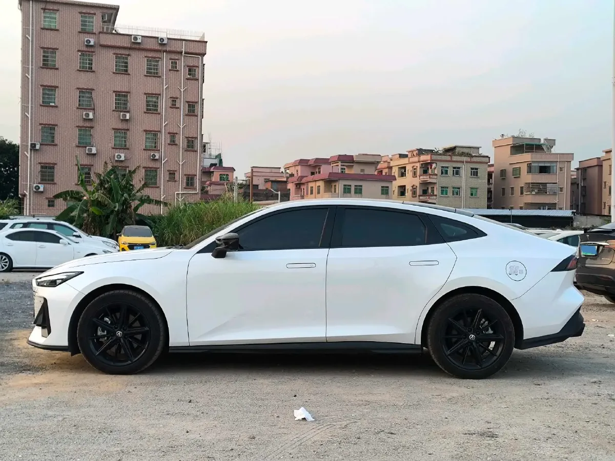 2023 ChangAn UNI-V iDD 1.5T 170HP L4 6TCT PHEV 18.4KWH,autocango,china used car exporter,china ev exporter,chinese used car exporter,chinese used ev exporter