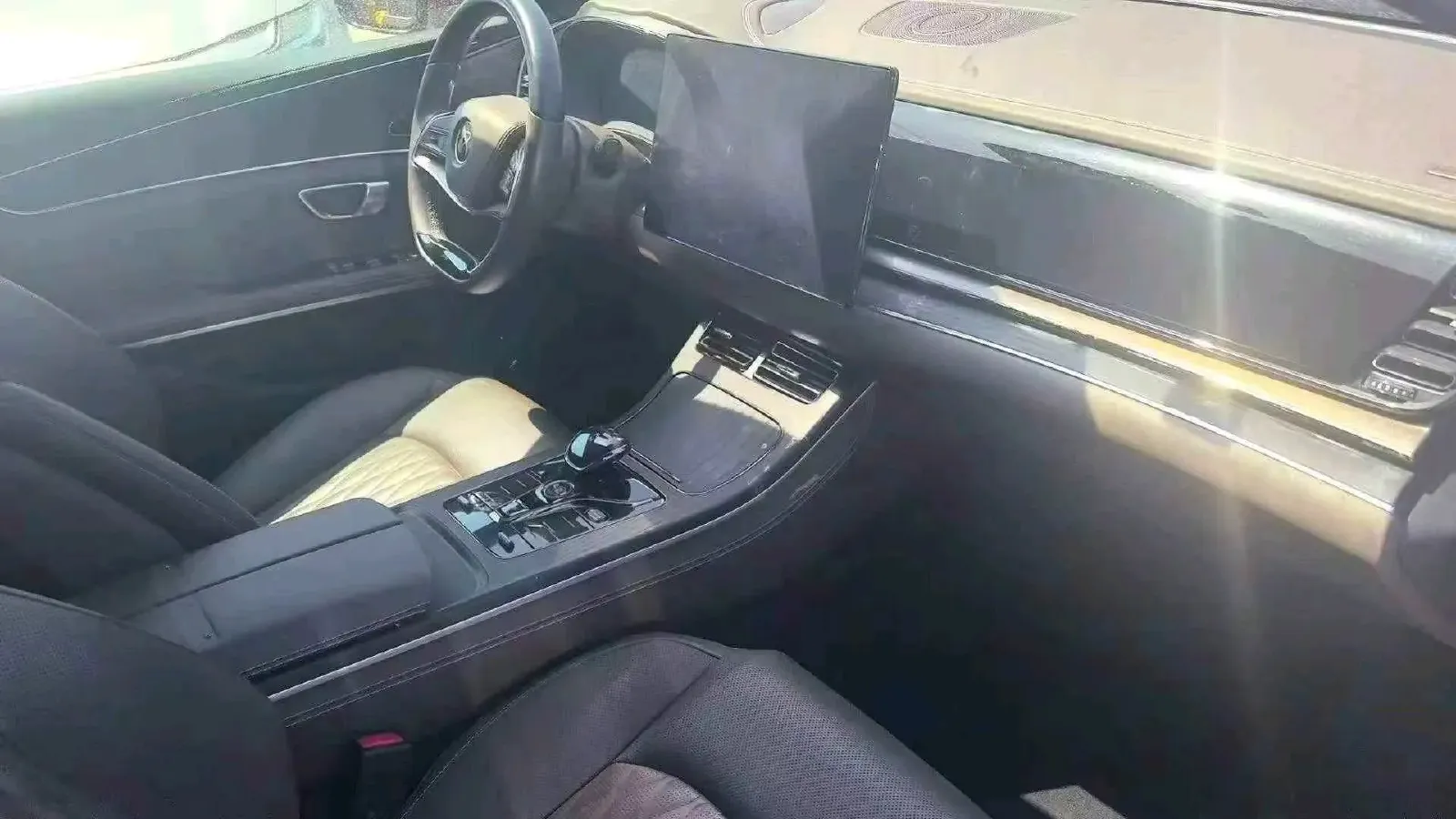 2020 WEY VV7 2.0T 227HP L4 7DCT PHEV,autocango,china used car exporter,china ev exporter,chinese used car exporter,chinese used ev exporter