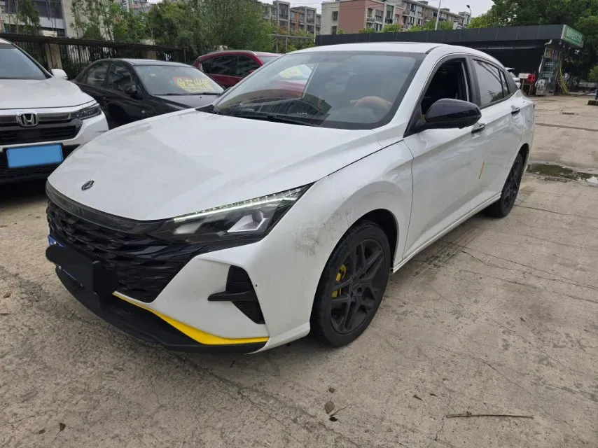 2023 DongFeng Aeolus YiXuan 1.5T 197HP L4 6DCT,autocango,china used car exporter,china ev exporter,chinese used car exporter,chinese used ev exporter
