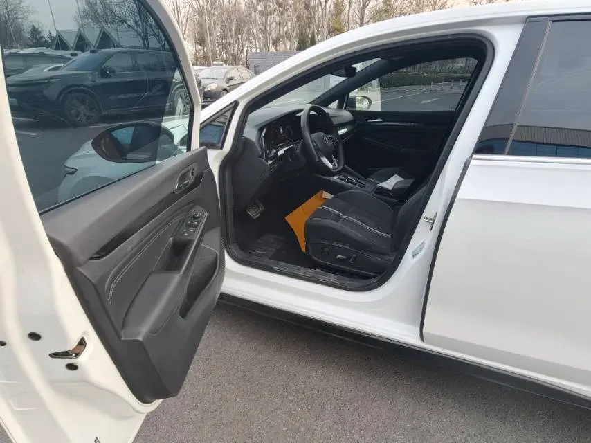 2023 Volkswagen Golf 1.4T 150HP L4 7DCT,autocango,china used car exporter,china ev exporter,chinese used car exporter,chinese used ev exporter
