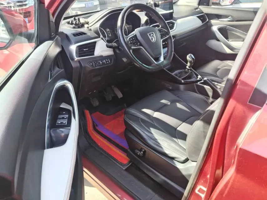 2018 BaoJun 530 1.5T 150HP L4 6MT,autocango,china used car exporter,china ev exporter,chinese used car exporter,chinese used ev exporter