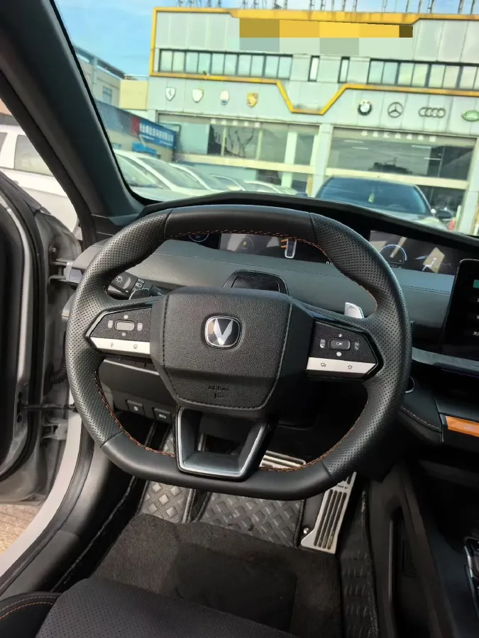 2022 ChangAn UNI-V 1.5T 188HP L4 7DCT,autocango,china used car exporter,china ev exporter,chinese used car exporter,chinese used ev exporter