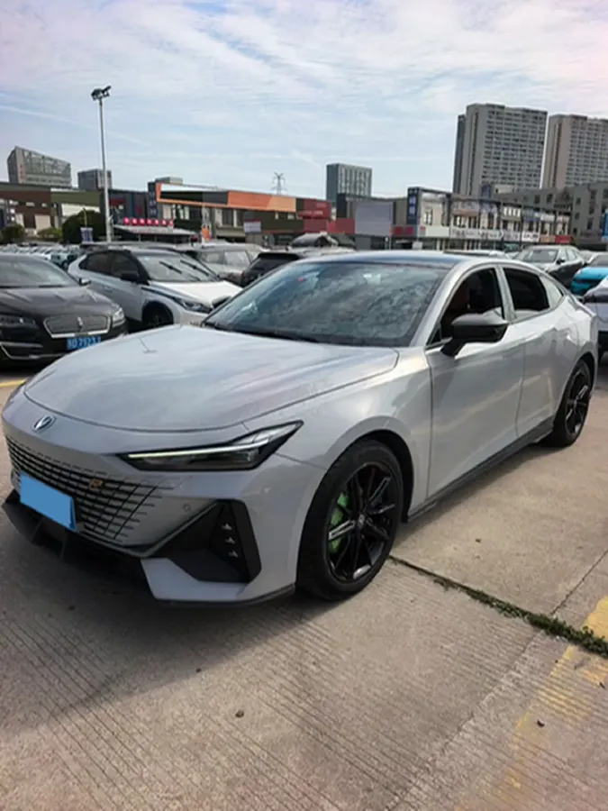 2022 ChangAn UNI-V 1.5T 188HP L4 7DCT,autocango,china used car exporter,china ev exporter,chinese used car exporter,chinese used ev exporter