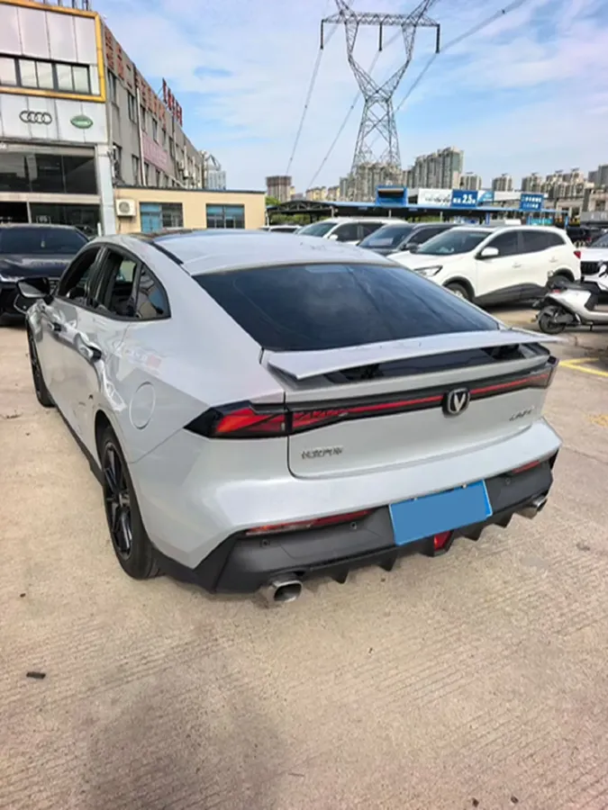 2022 ChangAn UNI-V 1.5T 188HP L4 7DCT,autocango,china used car exporter,china ev exporter,chinese used car exporter,chinese used ev exporter