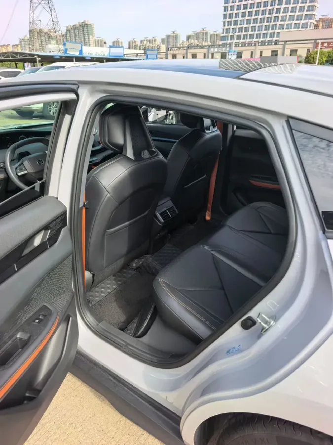 2022 ChangAn UNI-V 1.5T 188HP L4 7DCT,autocango,china used car exporter,china ev exporter,chinese used car exporter,chinese used ev exporter