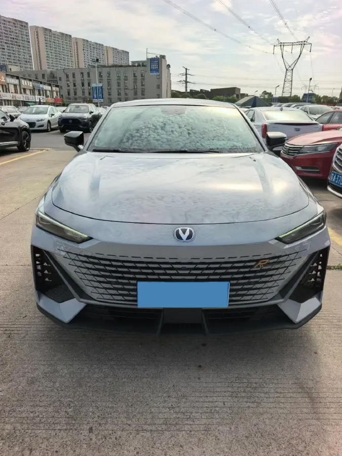 2022 ChangAn UNI-V 1.5T 188HP L4 7DCT,autocango,china used car exporter,china ev exporter,chinese used car exporter,chinese used ev exporter