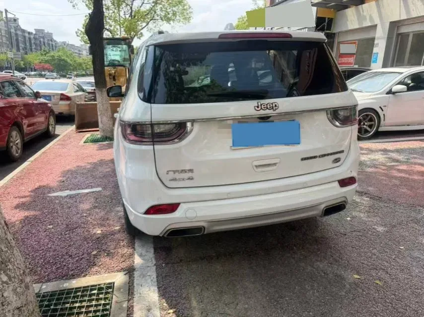 2018 Jeep Grand Commander 2.0T 265HP L4 9AT,autocango,china used car exporter,china ev exporter,chinese used car exporter,chinese used ev exporter