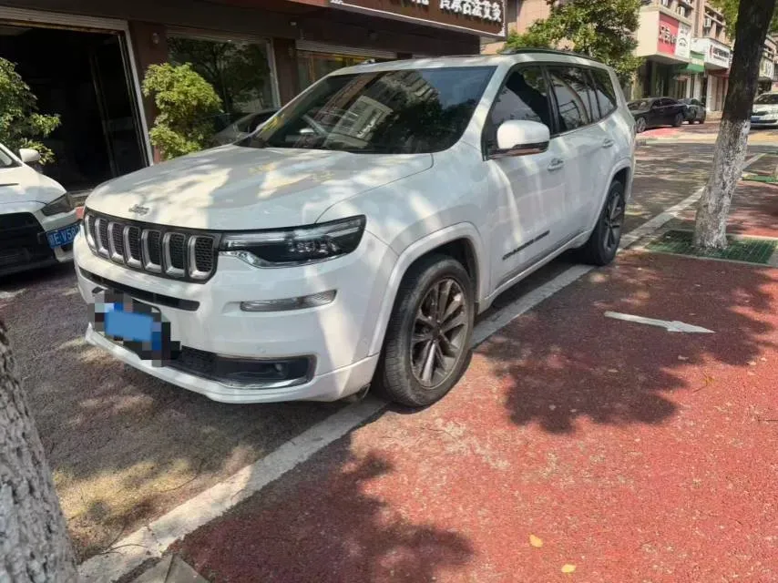 2018 Jeep Grand Commander 2.0T 265HP L4 9AT,autocango,china used car exporter,china ev exporter,chinese used car exporter,chinese used ev exporter