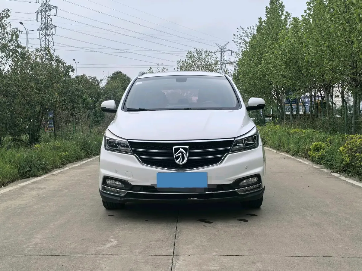 2017 SWM X7 1.5T 156HP L4 5MT,autocango,china used car exporter,china ev exporter,chinese used car exporter,chinese used ev exporter
