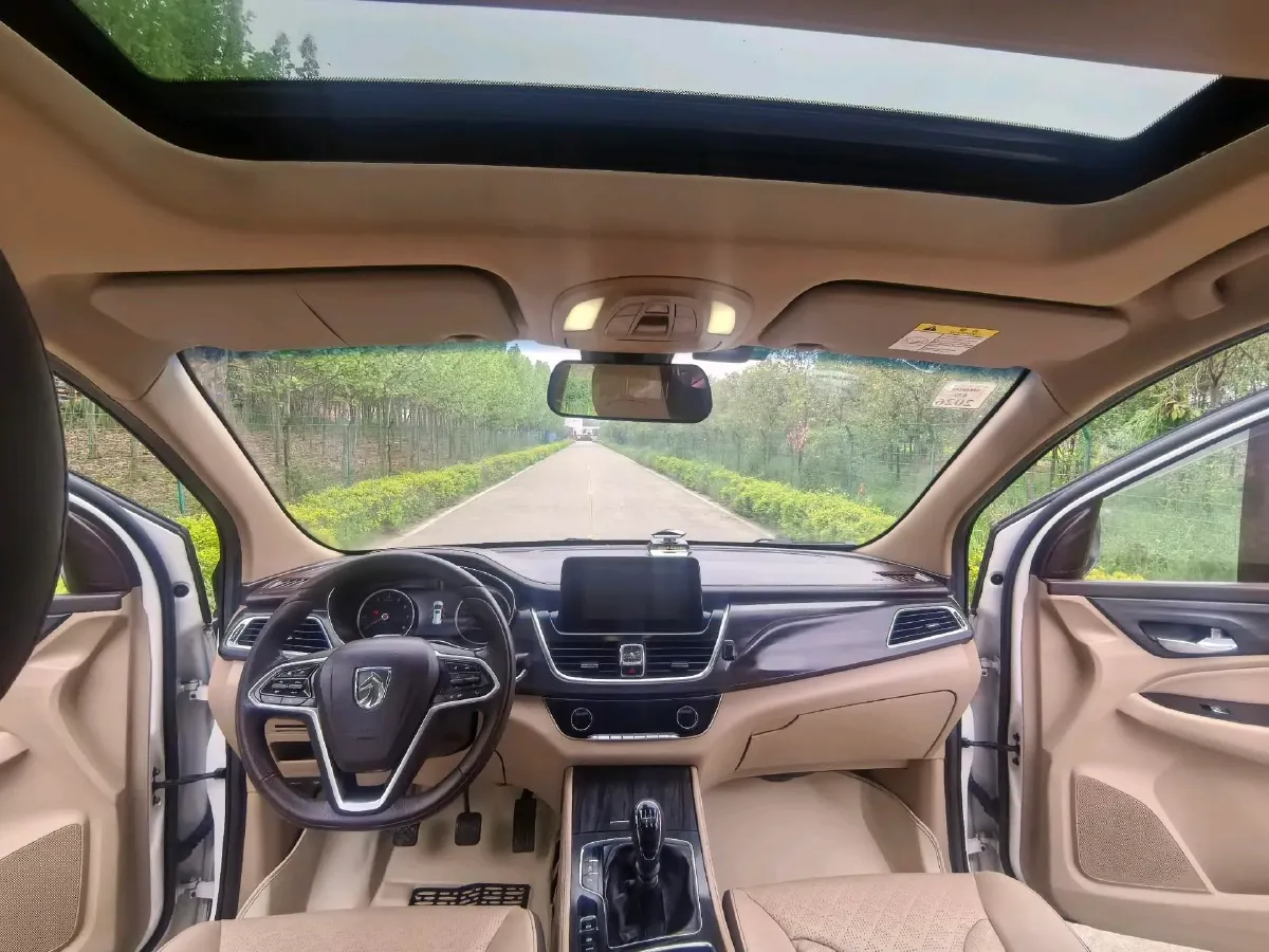 2017 SWM X7 1.5T 156HP L4 5MT,autocango,china used car exporter,china ev exporter,chinese used car exporter,chinese used ev exporter