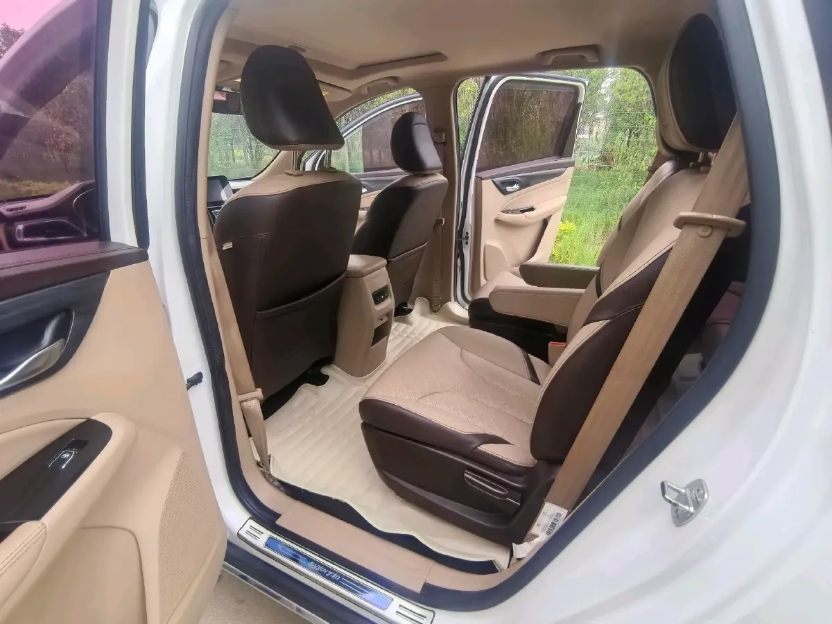 2017 SWM X7 1.5T 156HP L4 5MT,autocango,china used car exporter,china ev exporter,chinese used car exporter,chinese used ev exporter