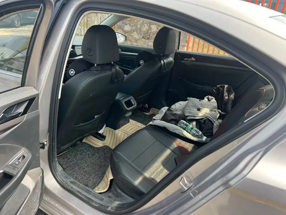 2019 MAXUS XinTu V80 2.5T 136HP L4 6MT,autocango,china used car exporter,china ev exporter,chinese used car exporter,chinese used ev exporter