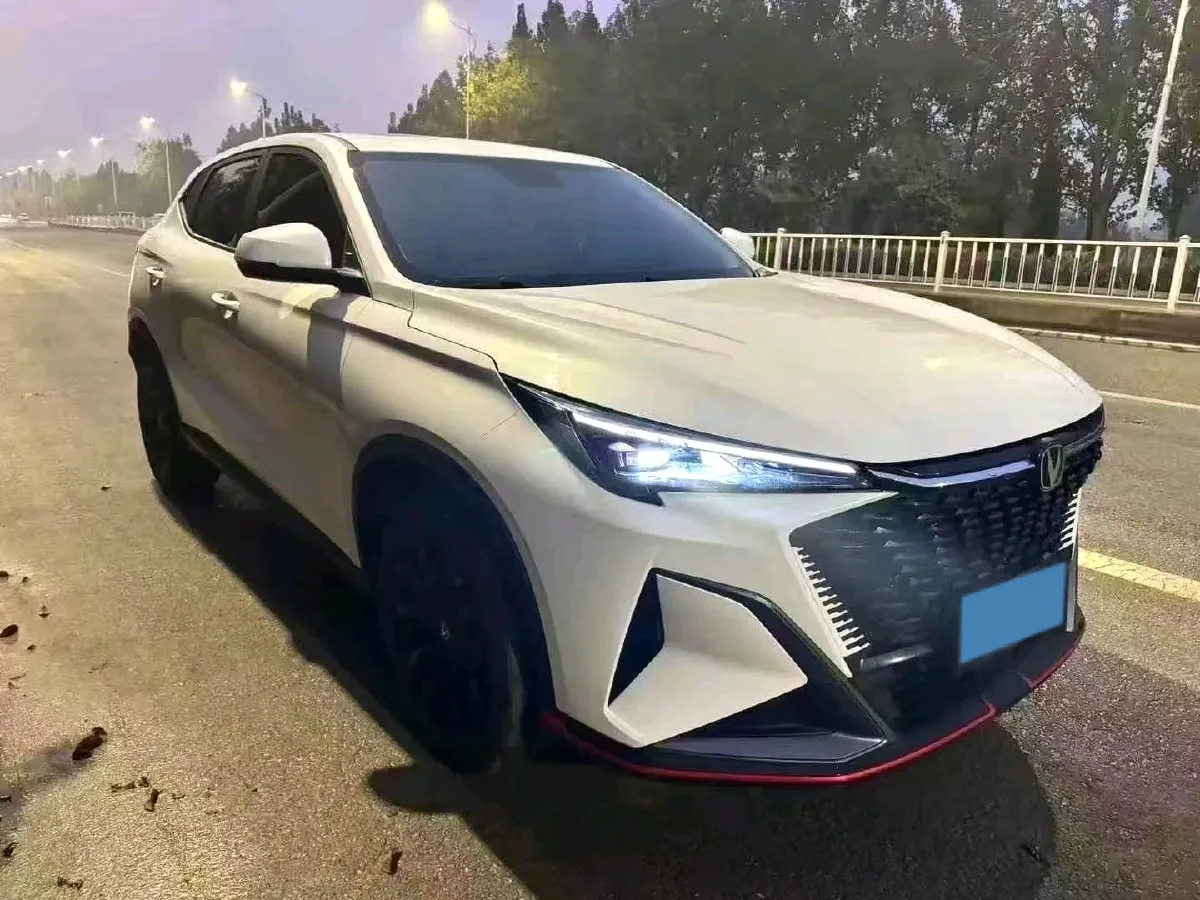 2024 ChangAn X5 PLUS 1.5T 188HP L4 7DCT,autocango,china used car exporter,china ev exporter,chinese used car exporter,chinese used ev exporter