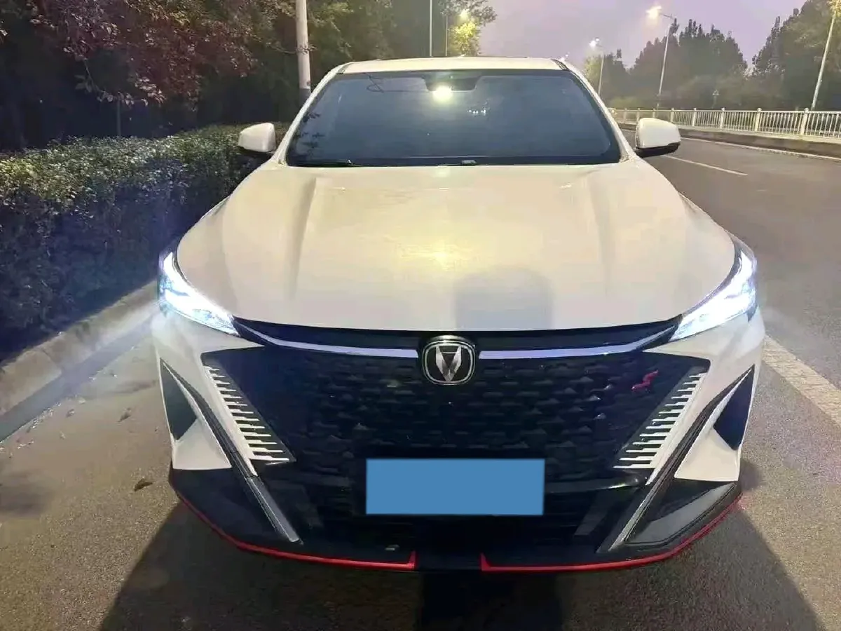 2024 ChangAn X5 PLUS 1.5T 188HP L4 7DCT,autocango,china used car exporter,china ev exporter,chinese used car exporter,chinese used ev exporter