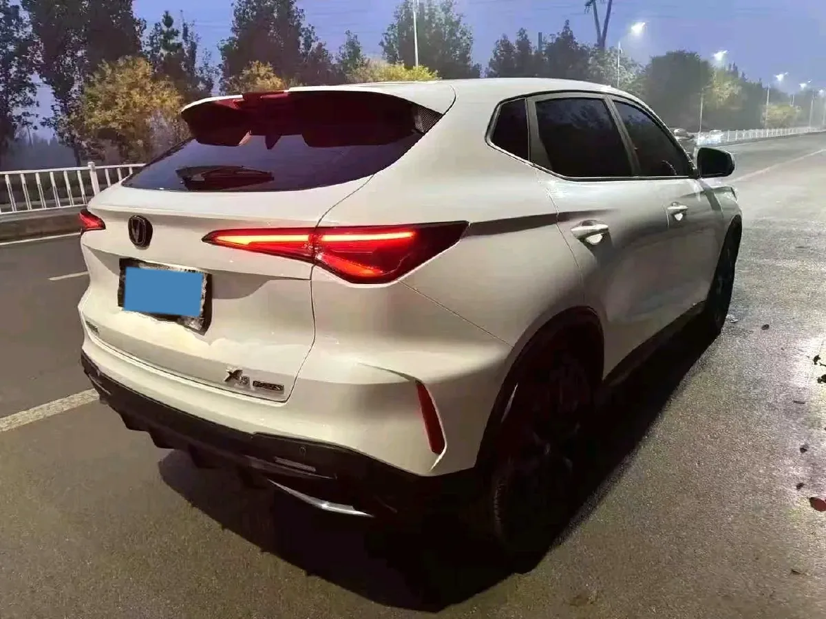 2024 ChangAn X5 PLUS 1.5T 188HP L4 7DCT,autocango,china used car exporter,china ev exporter,chinese used car exporter,chinese used ev exporter