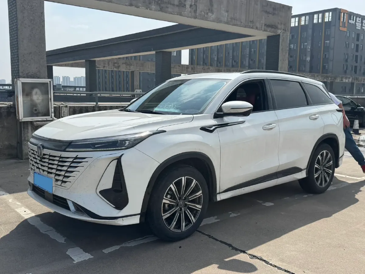 2023 ChangAn CS75 Plus 1.5T 188HP L4 8AT,autocango,china used car exporter,china ev exporter,chinese used car exporter,chinese used ev exporter