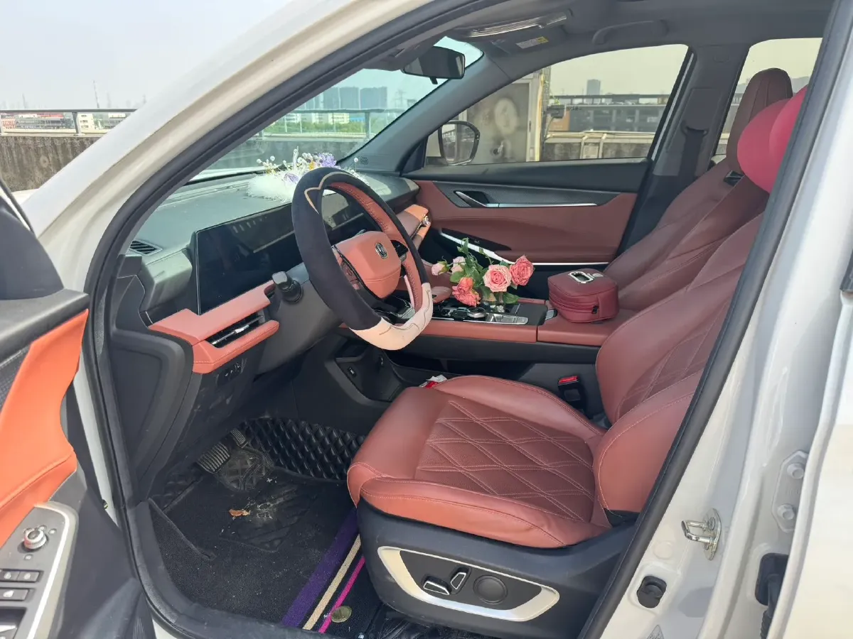 2023 ChangAn CS75 Plus 1.5T 188HP L4 8AT,autocango,china used car exporter,china ev exporter,chinese used car exporter,chinese used ev exporter