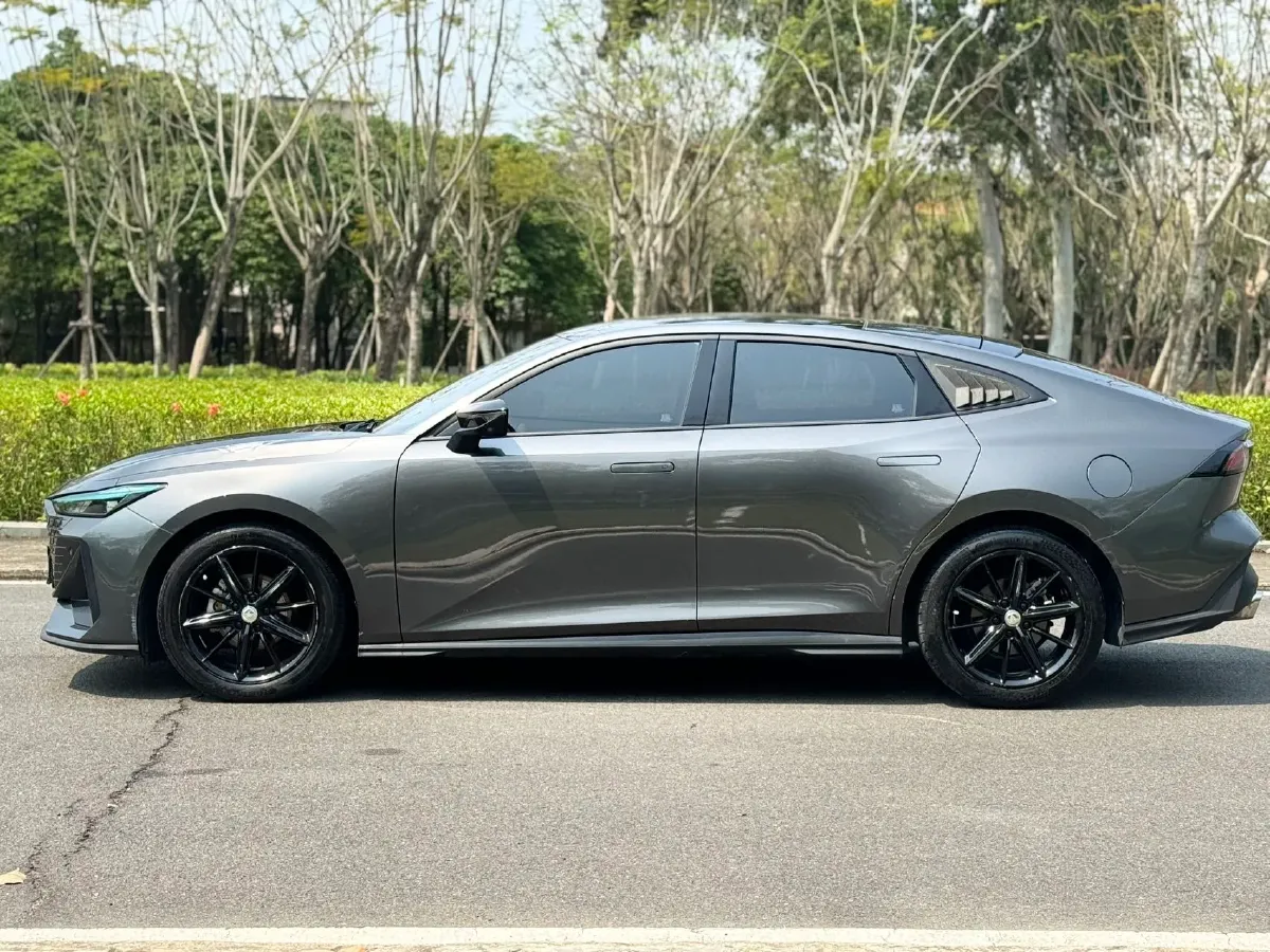 2022 ChangAn UNI-V 1.5T 188HP L4 7DCT,autocango,china used car exporter,china ev exporter,chinese used car exporter,chinese used ev exporter