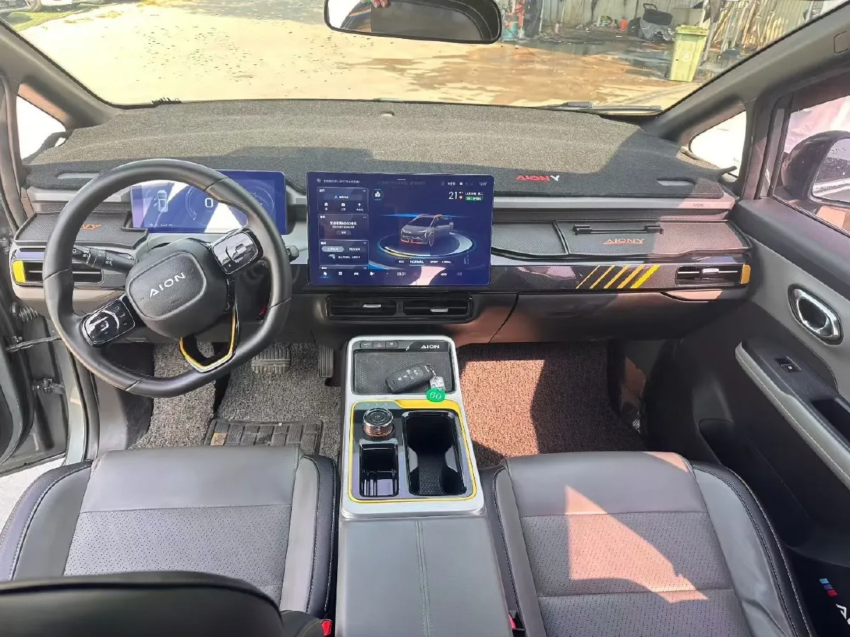 2022 Geely Okavango 1.8T 184HP L4 7DCT,autocango,china used car exporter,china ev exporter,chinese used car exporter,chinese used ev exporter