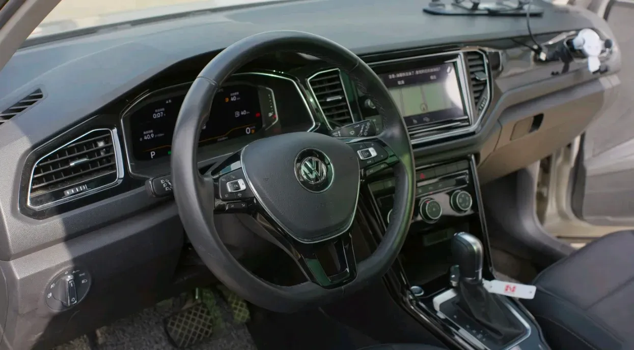 2020 Volkswagen T-Roc 1.4T 150HP L4 7DCT,autocango,china used car exporter,china ev exporter,chinese used car exporter,chinese used ev exporter