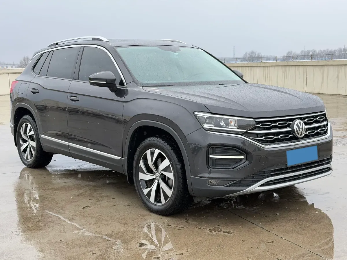 2019 Jeep Cherokee 2.0T 234HP L4 9AT,autocango,china used car exporter,china ev exporter,chinese used car exporter,chinese used ev exporter