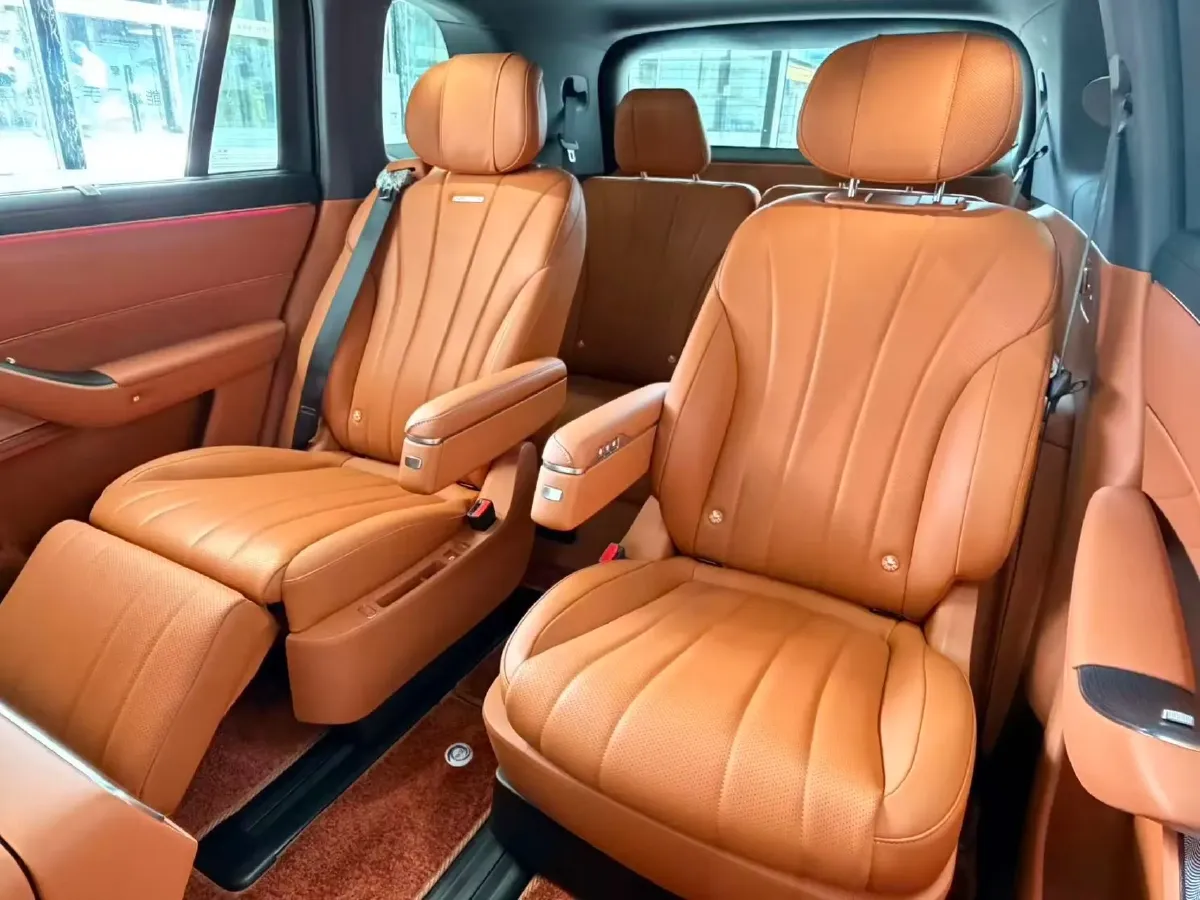 2025 AITO AITO M8 REEV 160HP REEV 53.4KWH,autocango,china used car exporter,china ev exporter,chinese used car exporter,chinese used ev exporter