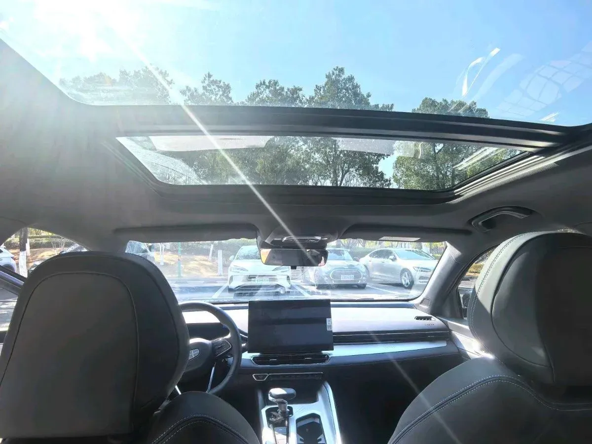 2025 Geely Preface 1.5T 181HP L4 7DCT,autocango,china used car exporter,china ev exporter,chinese used car exporter,chinese used ev exporter