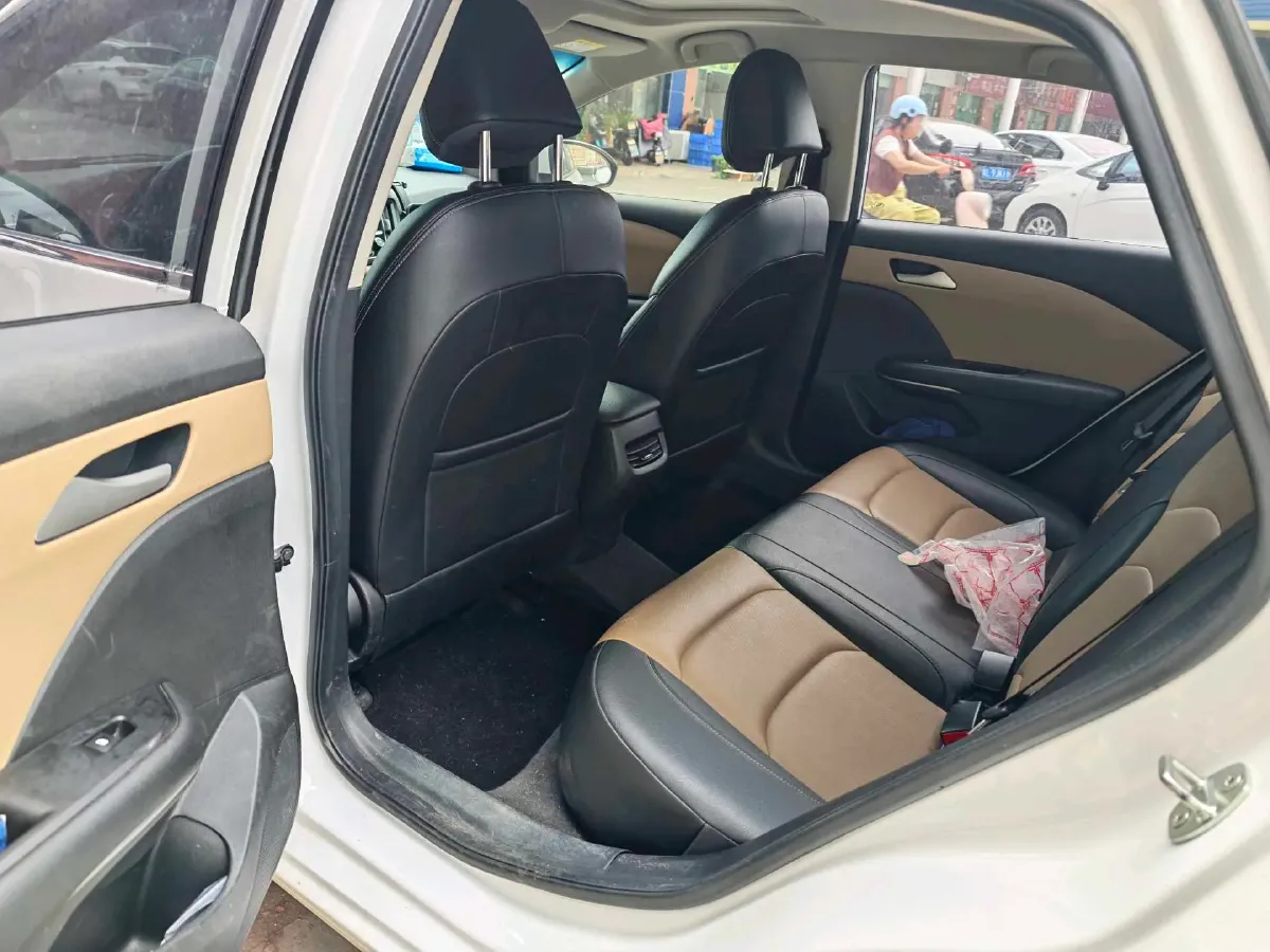 2021 Chevrolet Monza 1.5L 113HP L4 6AT,autocango,china used car exporter,china ev exporter,chinese used car exporter,chinese used ev exporter