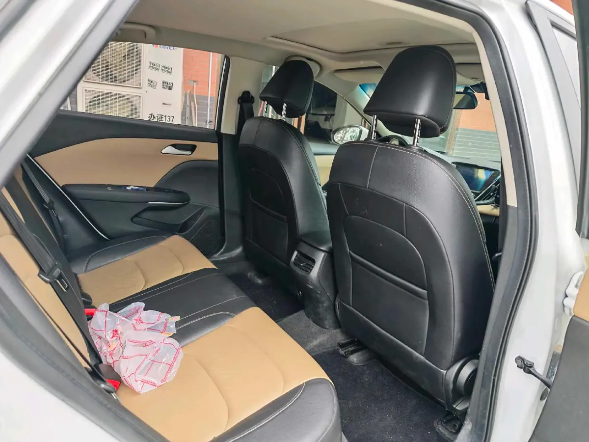 2021 Chevrolet Monza 1.5L 113HP L4 6AT,autocango,china used car exporter,china ev exporter,chinese used car exporter,chinese used ev exporter