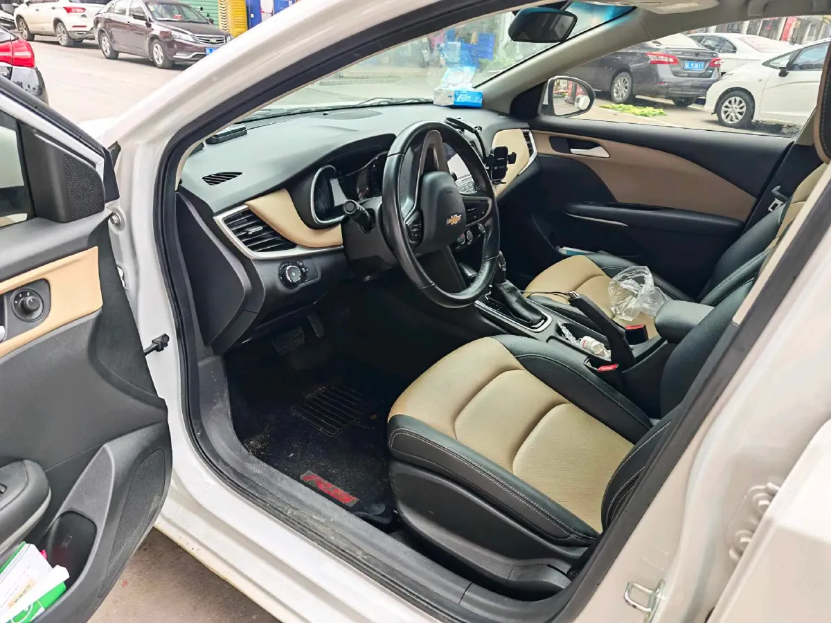 2021 Chevrolet Monza 1.5L 113HP L4 6AT,autocango,china used car exporter,china ev exporter,chinese used car exporter,chinese used ev exporter