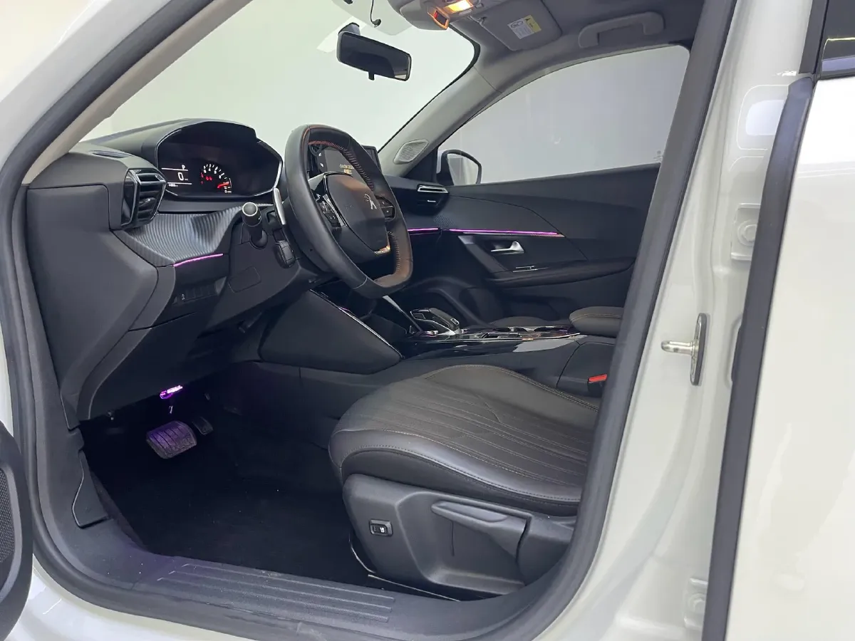 2022 Peugeot 2008 1.2T 136HP L3 6DCT,autocango,china used car exporter,china ev exporter,chinese used car exporter,chinese used ev exporter