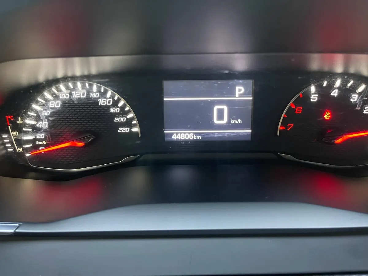 2022 Peugeot 2008 1.2T 136HP L3 6DCT,autocango,china used car exporter,china ev exporter,chinese used car exporter,chinese used ev exporter