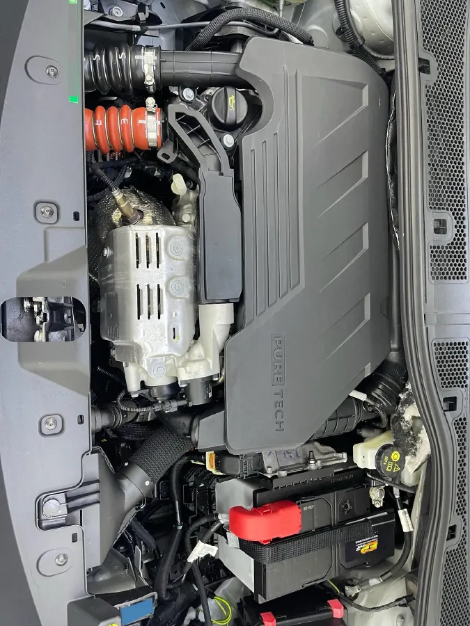 2022 Peugeot 2008 1.2T 136HP L3 6DCT,autocango,china used car exporter,china ev exporter,chinese used car exporter,chinese used ev exporter