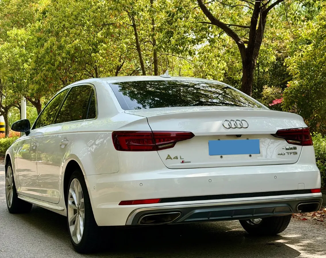 2019 Audi A4L 2.0T 190HP L4 7DCT,autocango,china used car exporter,china ev exporter,chinese used car exporter,chinese used ev exporter