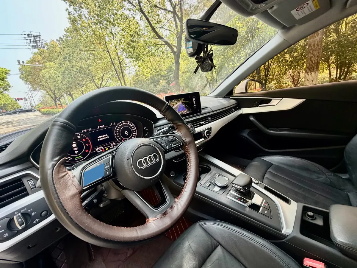 2019 Audi A4L 2.0T 190HP L4 7DCT,autocango,china used car exporter,china ev exporter,chinese used car exporter,chinese used ev exporter